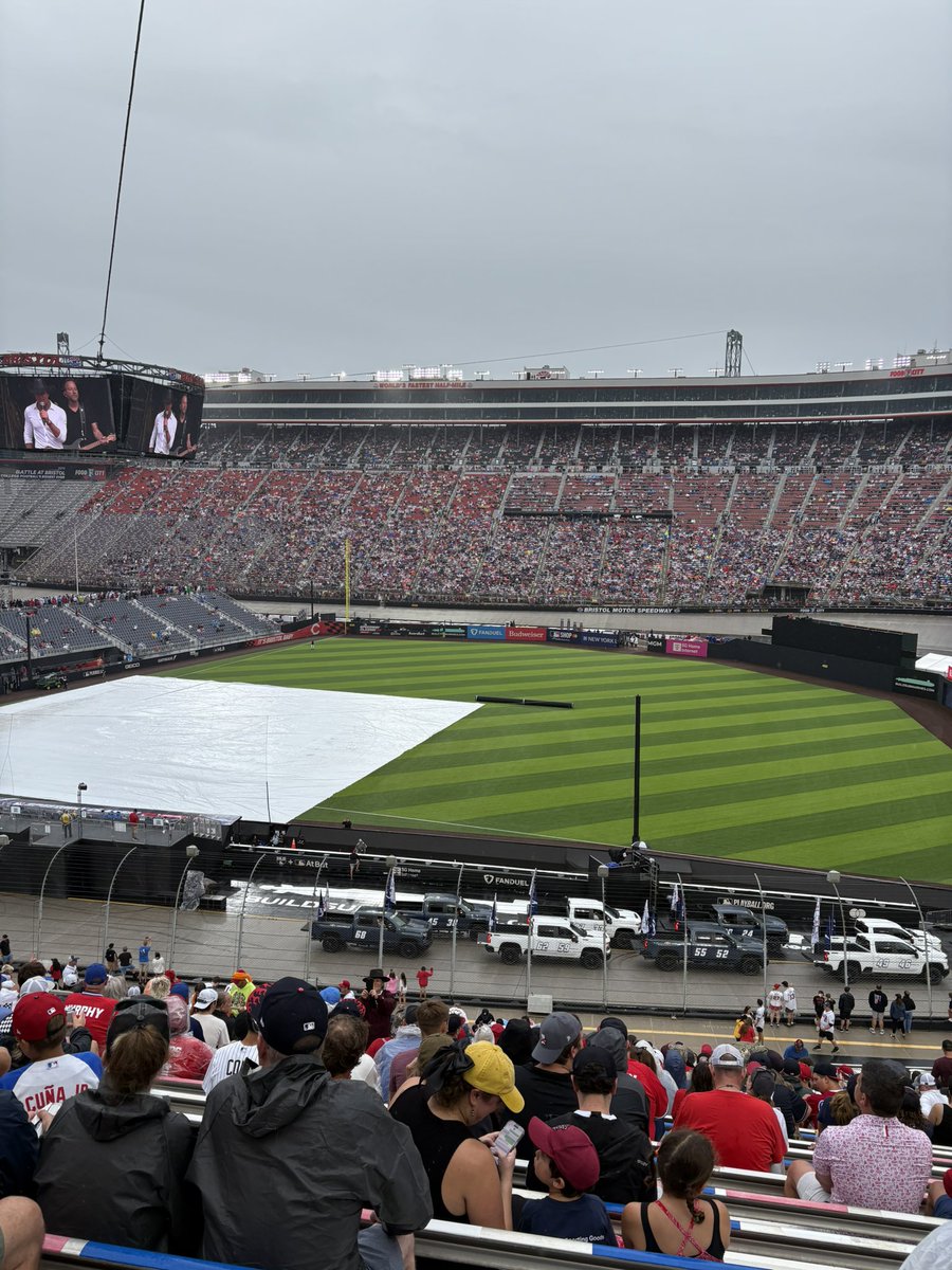 Lester Tate (@lestertate) on Twitter photo Major league fail <a href="/MLB/">MLB</a> <a href="/Braves/">Atlanta Braves</a> <a href="/Reds/">Cincinnati Reds</a>. The Bristol game was the MLB version of Fyre fest. Awful logistics, no food except except bunless hotdogs and cheeseless nachos, multiple shuttles to even get in the stadium & completely unprepared for rain. #filedofnightmares #speedwaytragic Major league fail <a href="/MLB/">MLB</a> <a href="/Braves/">Atlanta Braves</a> <a href="/Reds/">Cincinnati Reds</a>. The Bristol game was the MLB version of Fyre fest. Awful logistics, no food except except bunless hotdogs and cheeseless nachos, multiple shuttles to even get in the stadium & completely unprepared for rain. #filedofnightmares #speedwaytragic
