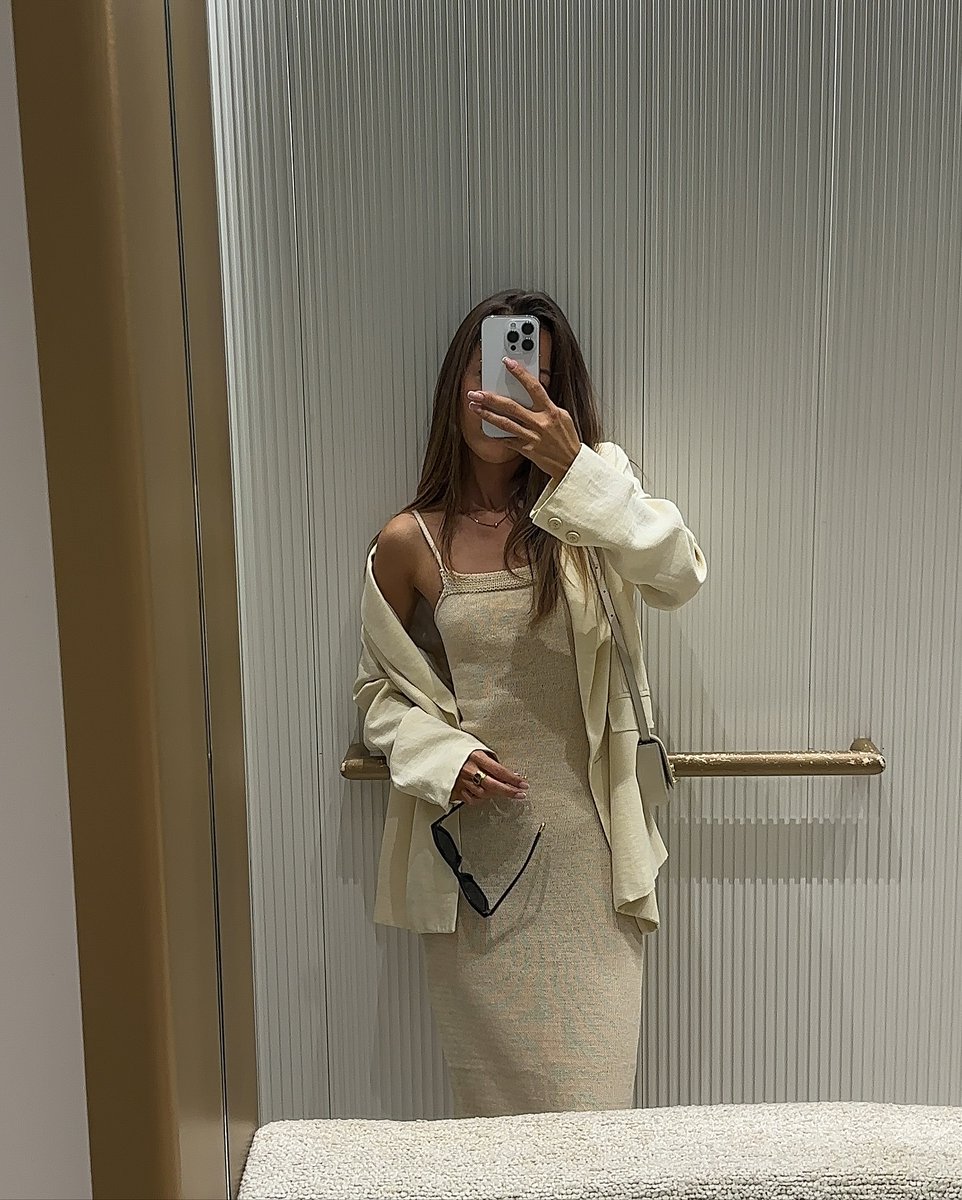 Calebthuva's tweet image. Serving beach glam in this dress.