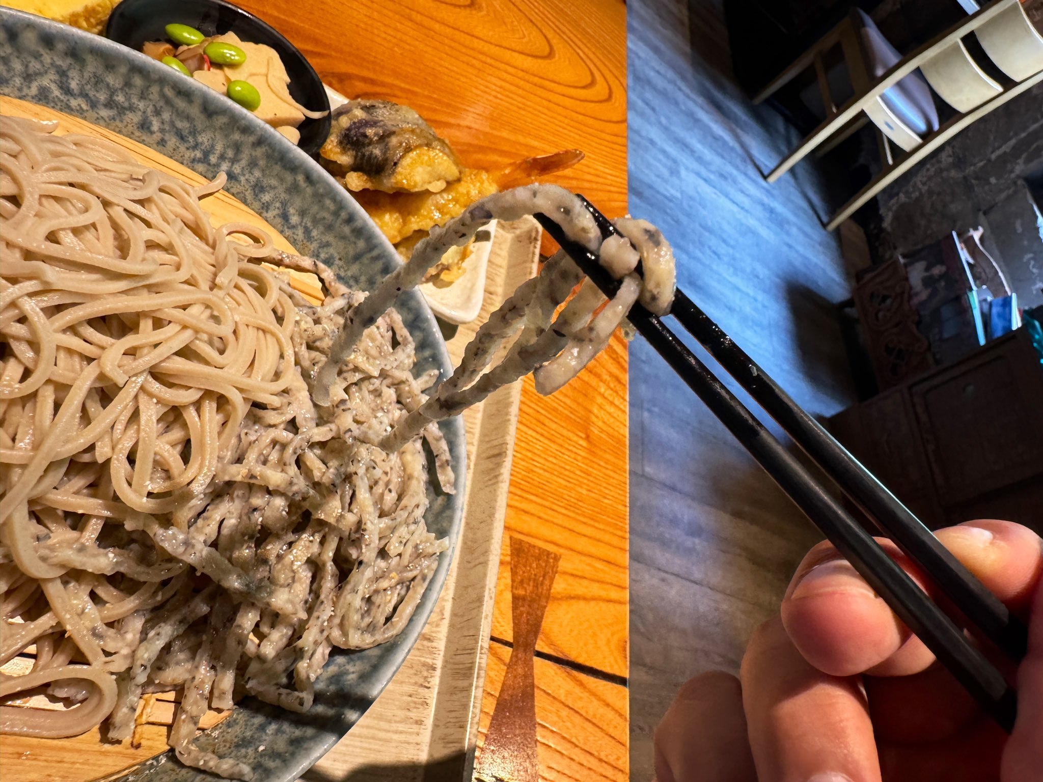 Qooセット　合計７枚の写真が全貌です Yuzo Koshiro 