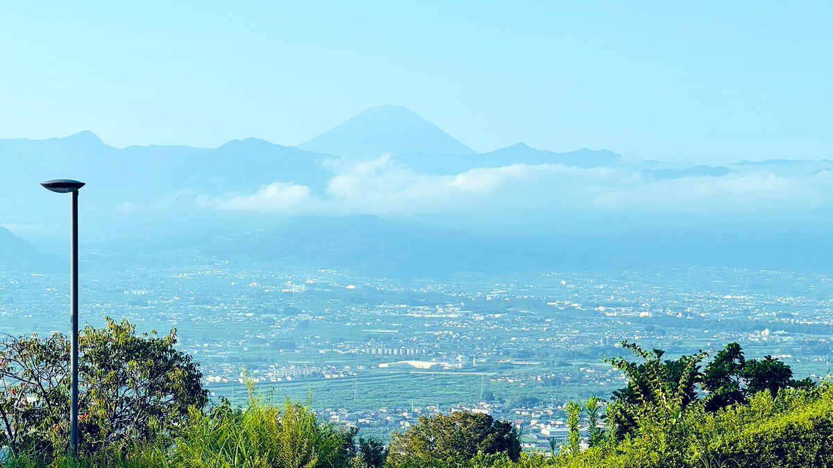 3939expo's tweet photo. 今日は万博会場ではなく、山梨にNFT取りに来ました〜
富士山は天気悪く見えにくかったですがNFTは2個GET。
あとはWASSEの山梨ブースで取るかな〜
#大阪・関西万博 #EXPO2025 #山梨 #NFT #EXPOWallet https://t.co/W9Nn2sPgnK