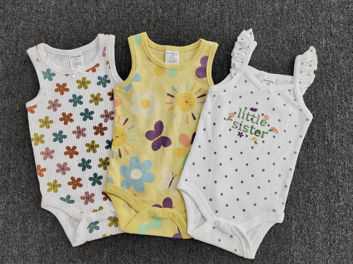 S_Sunnozy's tweet image. #Sunnozy #NewColors #BabyCottonClothes #NewbornSleevelessTankTop #BabyBodysuit #SummerHotSales #NewProductSharing #SpotWholesale Summer Sleeveless Baby Cotton Vest Size: 0-3/3-6/6-9M (MOQ: 6 sets one color one model) Fabric: 100% pure cotton WhatsApp and WeChat:+8613422349966