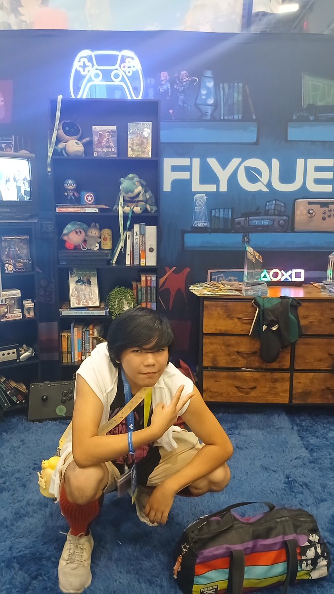MikhailNV's tweet photo. Thanks for the stickers and Orange Cream! @FlyQuestFGC @drinkolipop https://t.co/etDqezKAqT