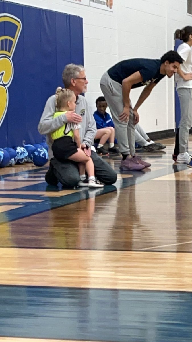 BCresap11's tweet photo. Happy birthday, @dcresap05 !! Hope you had a great day, daddy-o!! You’re the best! 🥰 Love ya 💕 https://t.co/UFpvJOJCJx