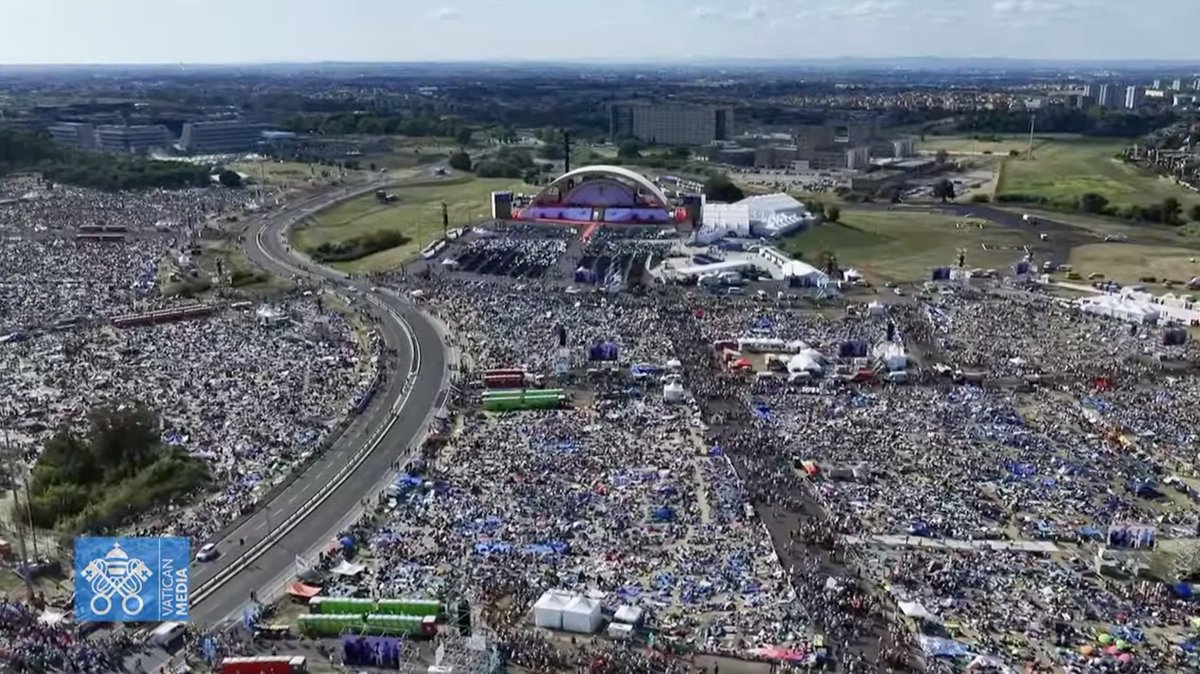 Pope Leo XIV has gathered over one million young people for the #jubileeofyouth #worldyouthday. So incredible! 🤍