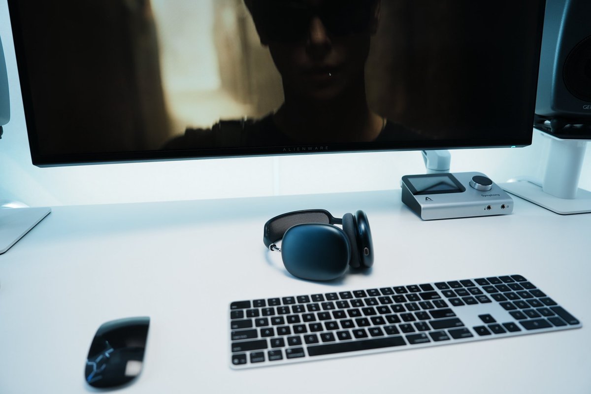 空間オーディオで観る映画は、まるで物語の中に入り込んだような没入感
#desksetup