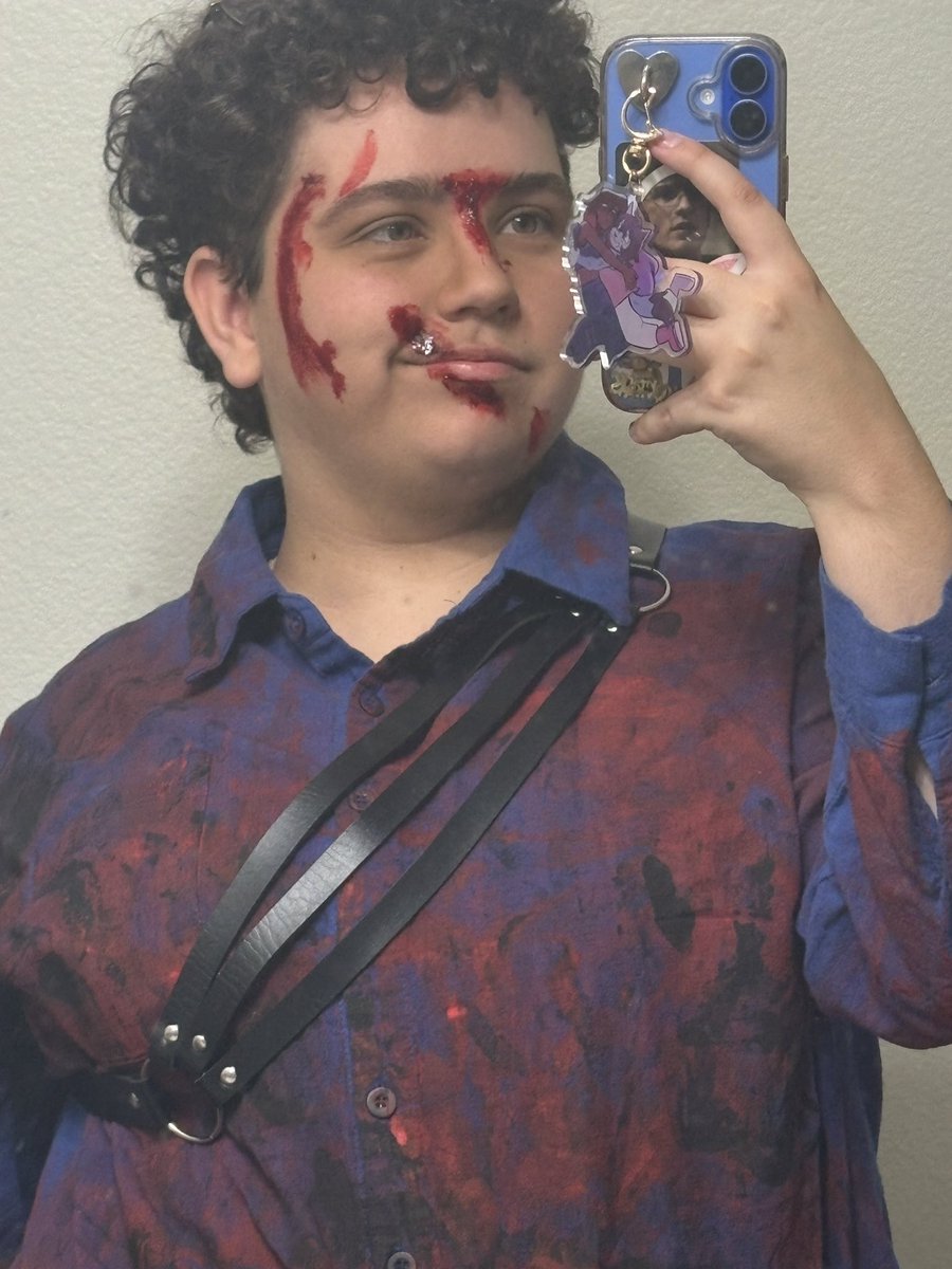 cobbvanthdilf's tweet image. only gay people and middle aged men knew who i was dressed as, conventions are cool i want more #evildead #ashwilliams