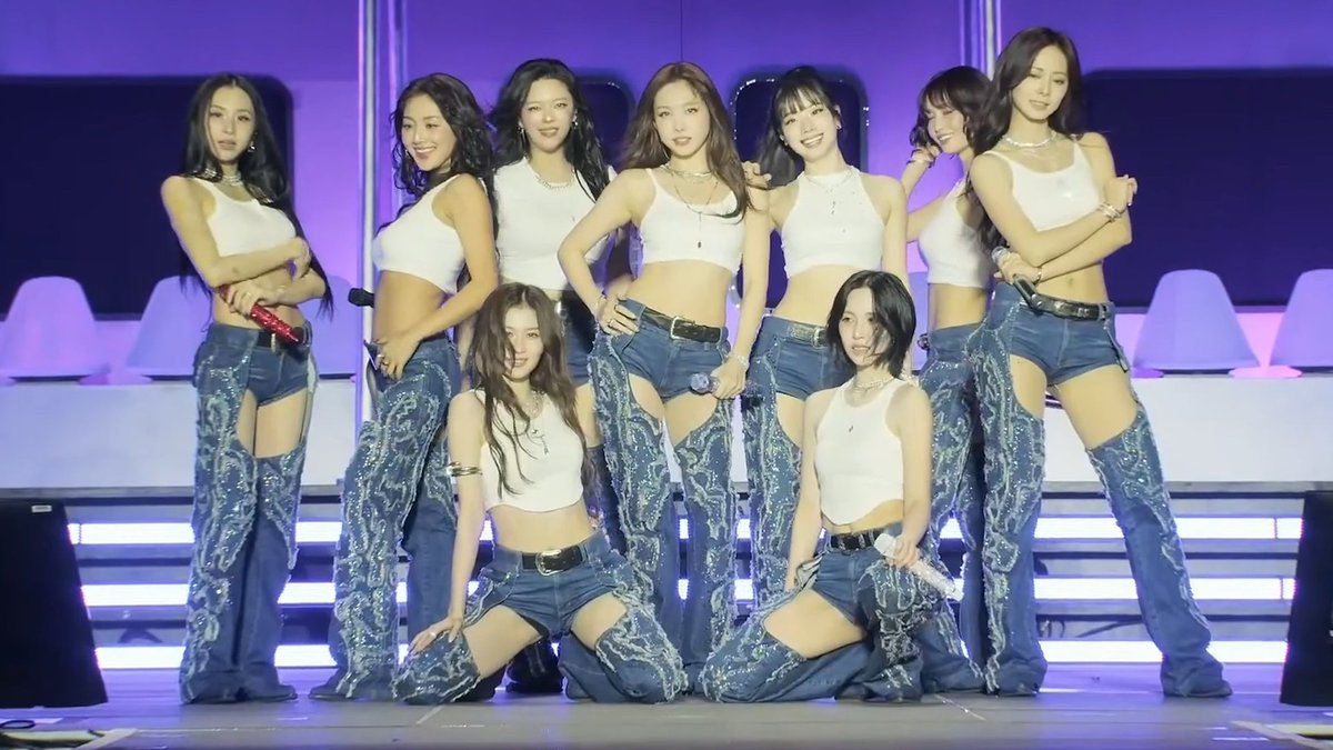 TWICE LOLLAPALOOZA FULL 21 SONGS SETLIST:

1. THE FEELS
2. MORE &amp; MORE
3. TOUCHDOWN
4. DANCE THE NIGHT AWAY
5. WHAT IS LOVE?
6. TALK THAT TALK
7. ALCOHOL-FREE
8. I GOT YOU
9. STUCK IN MY HEAD (BAND)
10. ICON
11. I CAN'T STOP ME
12. CRY FOR ME
13. RIGHT HAND GIRL
14. TAKEDOWN
15.