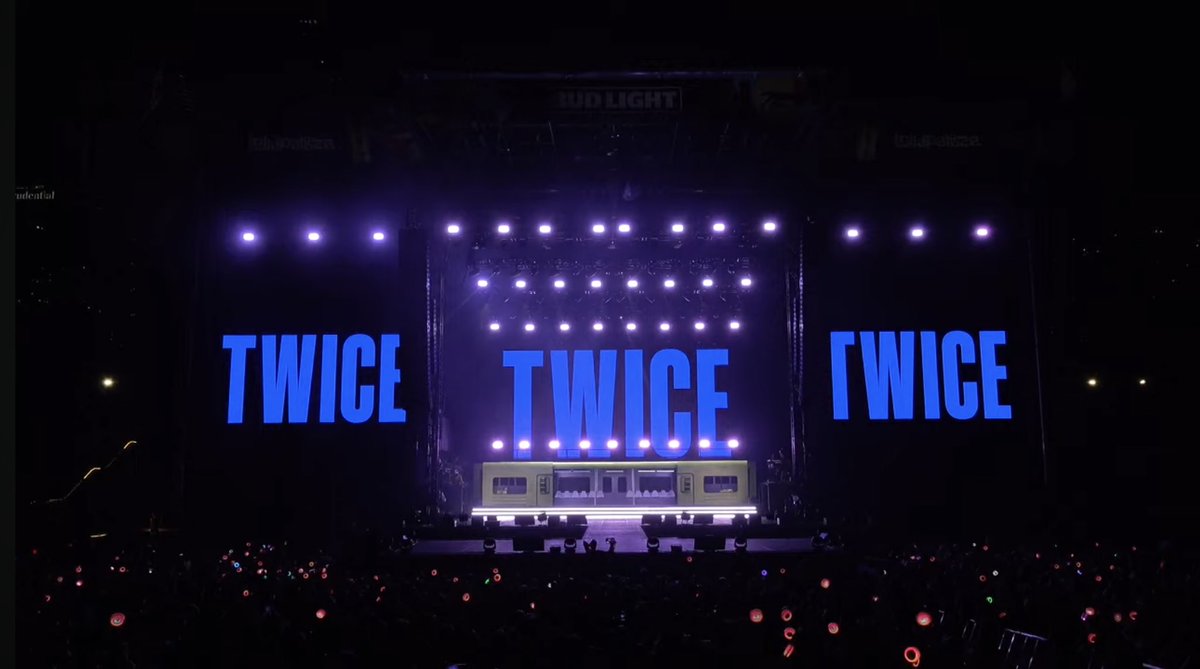 tzujuliee's tweet photo. TWICE LOLLAPALOOZA SETLIST: 

FOUR (INTRO)
THE FEELS
MORE AND MORE
TOUCHDOWN
DANCE THE NIGHT AWAY
WHAT IS LOVE
TALK THAT TALK
ALCOHOL-FREE
I GOT YOU
STUCK IN MY HEAD 
ICON
I CAN'T STOP ME
CRY FOR ME
RIGHT HAND GIRL
TAKEDOWN
FANCY
QUEEN OF HEARTS
MOONLIGHT SUNRISE
ONE SPARK
STRATEGY 
THIS IS FOR EXTENDED VER.
FEEL SPECIAL