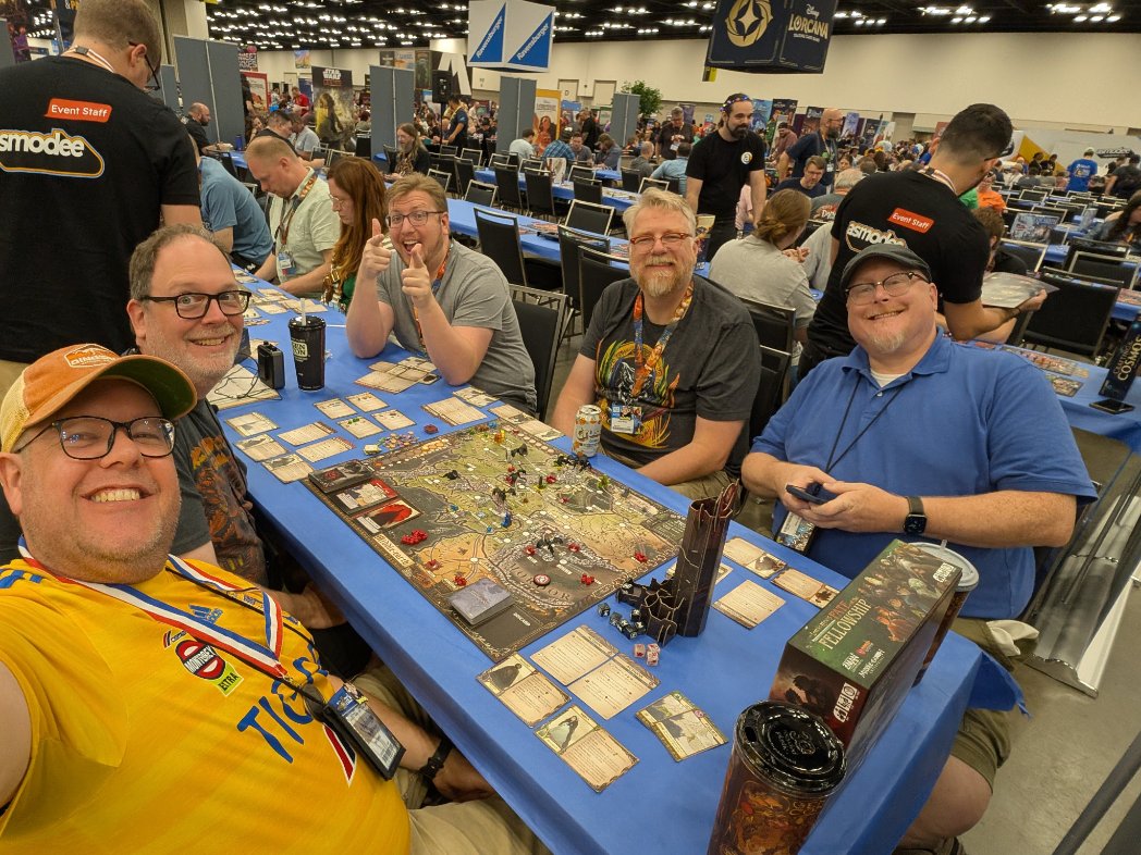 RedCobblers's tweet image. Saturday at #Gencon is in the bin. Keeping it nice and easy.