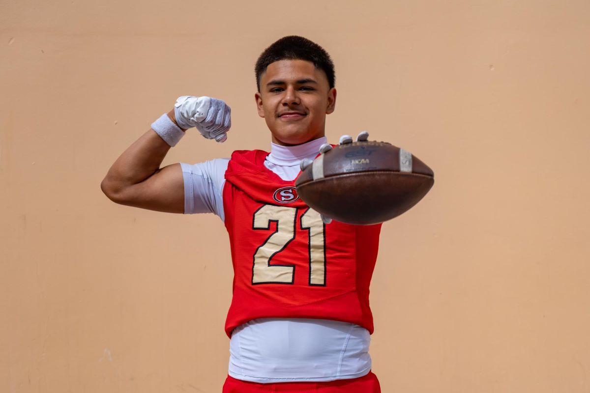 TWO-WAY STAR AYDEN MORALES POISED TO LEAD SEGERSTROM IN QUEST FOR LEAGUE TITLE
Photo courtesy Mark Bausman, For OC Sports Zone
CLICK LINK:
ocsportszone.com/two-way-star-a… <a href="/OCSportsZone/">OC Sports Zone</a> <a href="/AydenMorales21/">Ayden Morales</a> <a href="/adamkuninsports/">Adam Kunin</a> <a href="/coachtagaloa31/">Coach Tagaloa</a> <a href="/sega_football/">SegerstromFootball</a> <a href="/FernandoMDonado/">Fernando M. Donado</a> <a href="/JAC0BRAM0S/">Jacob Ramos</a>