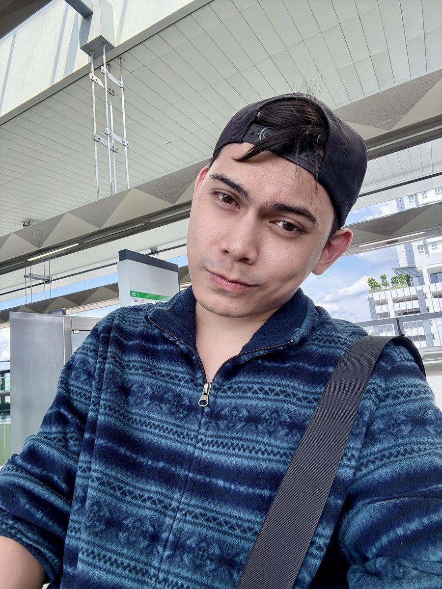 Morning! Buat apa je weekend ni? Yang dok KL tu tegur2 lah 🤣