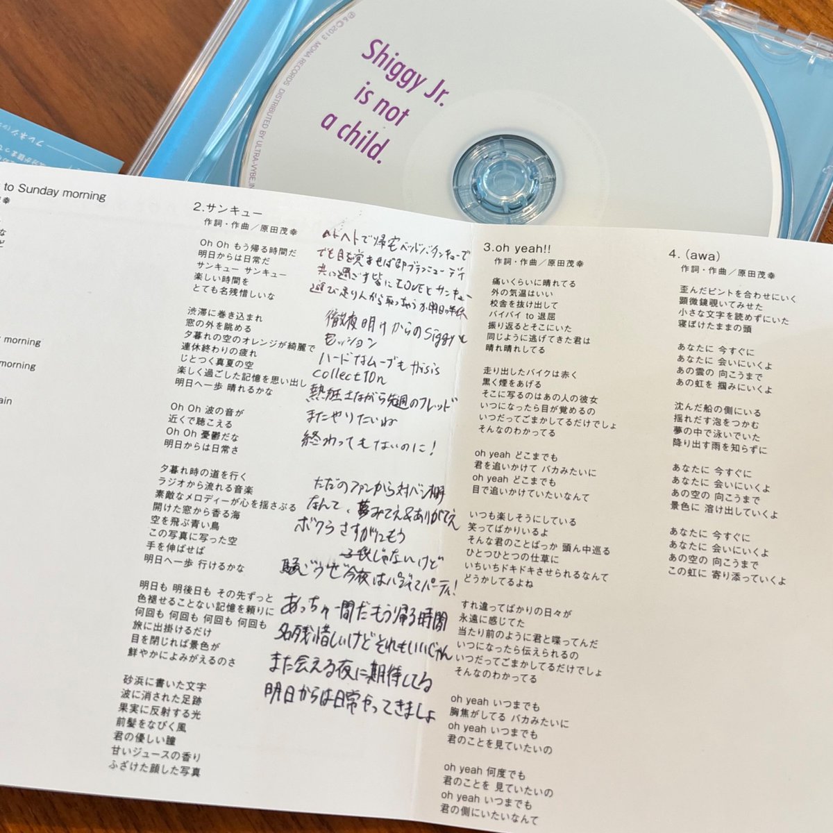 学生時代からただのファンやったShiggy Jr.とのツーマン最幸でした✌︎
1stにサインもしてもろてんええやろ！💿
それとMCズに記念に昨日の「サンキュー」コラボver.のラップを歌詞カードに書き足してもらいました。宝モンすわ😌
みなさまサンキューでした🙏
<a href="/Shiggy_info/">Shiggy Jr.【新ｱｶｳﾝﾄです！！！】公式</a> <a href="/shibuya_nest/">Spotify O-nest</a> <a href="/thaomedetaz/">ザ・おめでたズ</a>