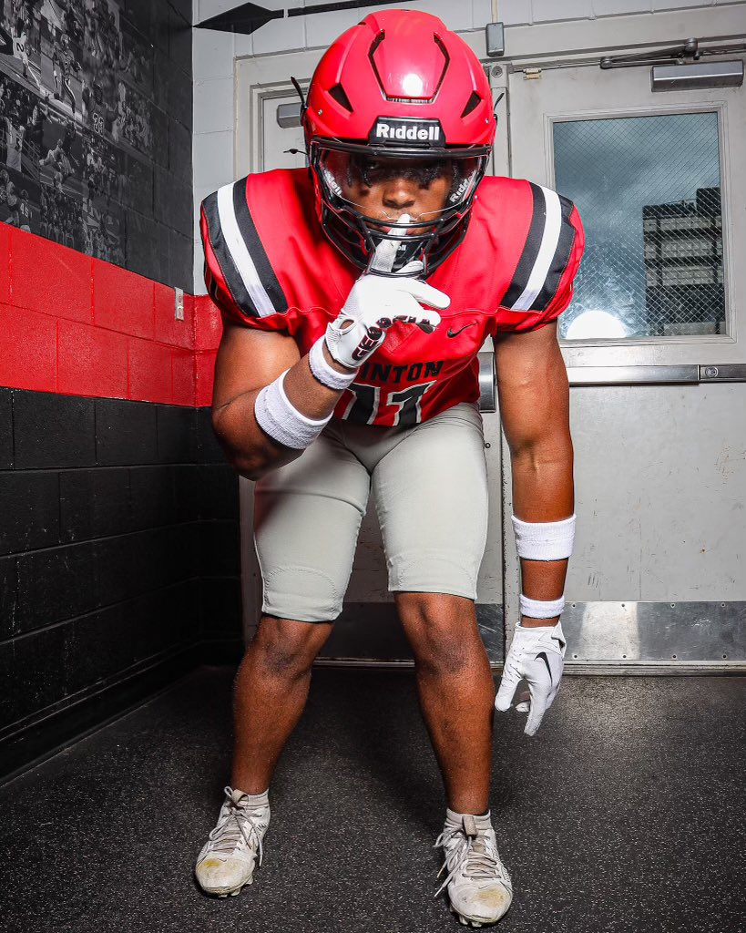 JaidenJeff_11's tweet image. #silentkiller #linebacker #prospect #seniorseason #UnderRated #unouno