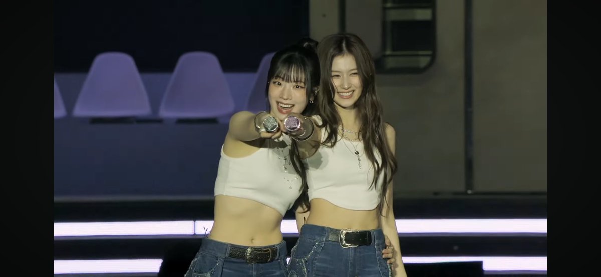 サイダー🤍💜
#TWICE_AT_LOLLAPALOOZA
#TWICEP