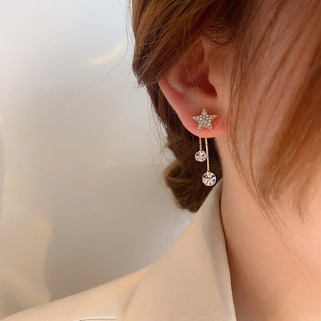 elagorashop's tweet image. Lagi cari kado yang lucu, berguna, tapi nggak bikin kantong jebol?
Tenang, ini dia rekomendasi aksesoris manis di bawah 50 ribu buat kamu kasih ke sahabat, pacar, atau diri sendiri 💌
- A thread

#kadocewek #hadiahlucu #aksesoris #giftideas #kadohemat #imut #cute #lucu #idehadiah