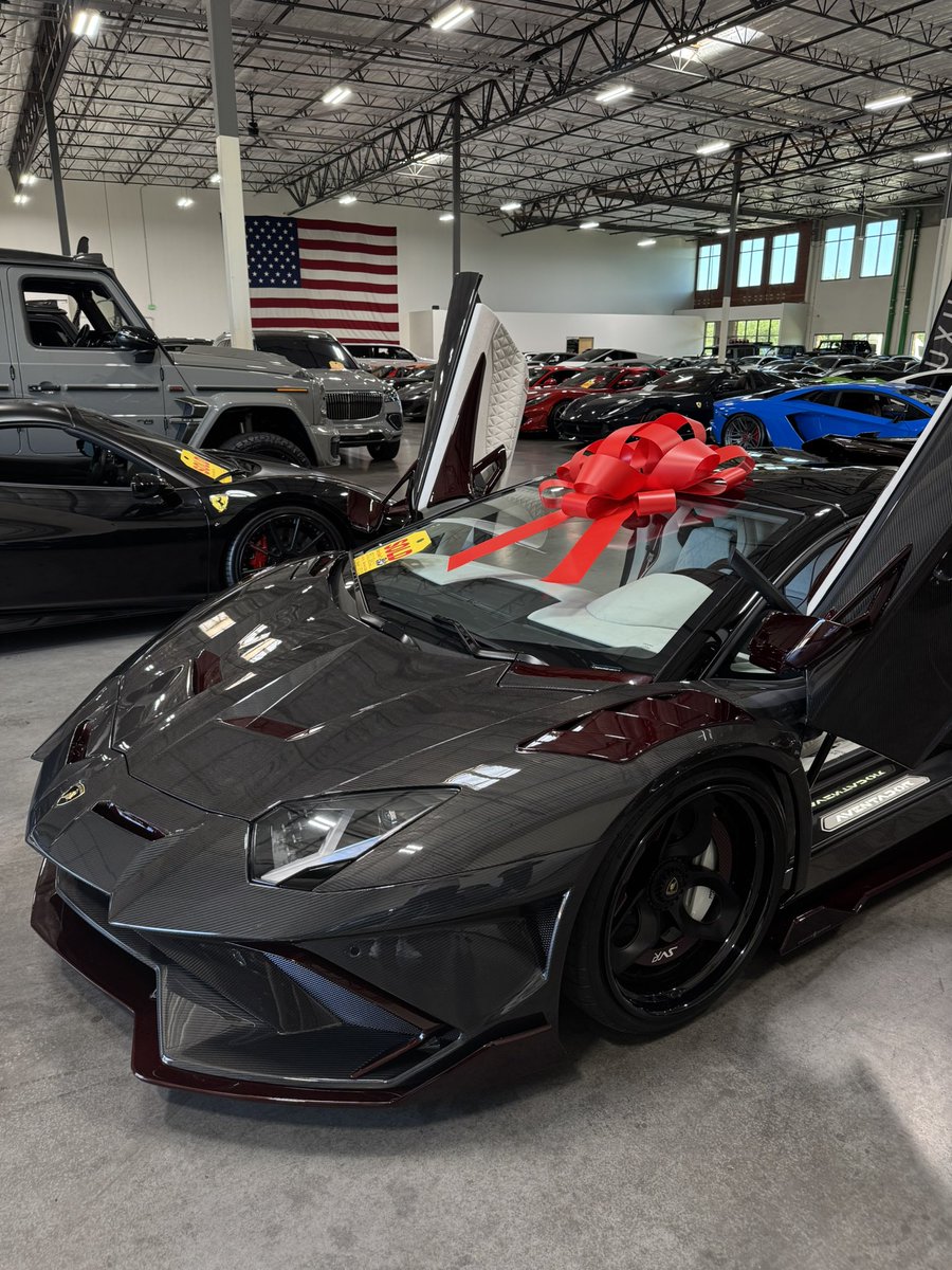 brezscales's tweet photo. fully carbon SVR Aventador Roadster at 20 https://t.co/Luy02kLxkB