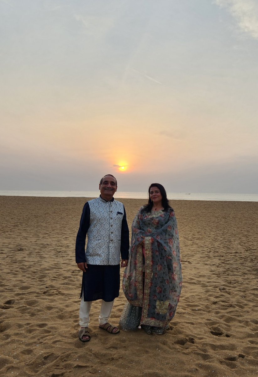 Lt Gen Satish Dua ๐ฎ๐ณ (@thesatishdua) on Twitter photo Just attended a seaside, sunrise wedding of a young friend at the same resort at Mahabalipuram where PM <a href="/narendramodi/">Narendra Modi</a> hosted President Xi Jinping in 2019.
The calm energy of the sunrise was all pervading, a palpable blessing... Just attended a seaside, sunrise wedding of a young friend at the same resort at Mahabalipuram where PM <a href="/narendramodi/">Narendra Modi</a> hosted President Xi Jinping in 2019.
The calm energy of the sunrise was all pervading, a palpable blessing...