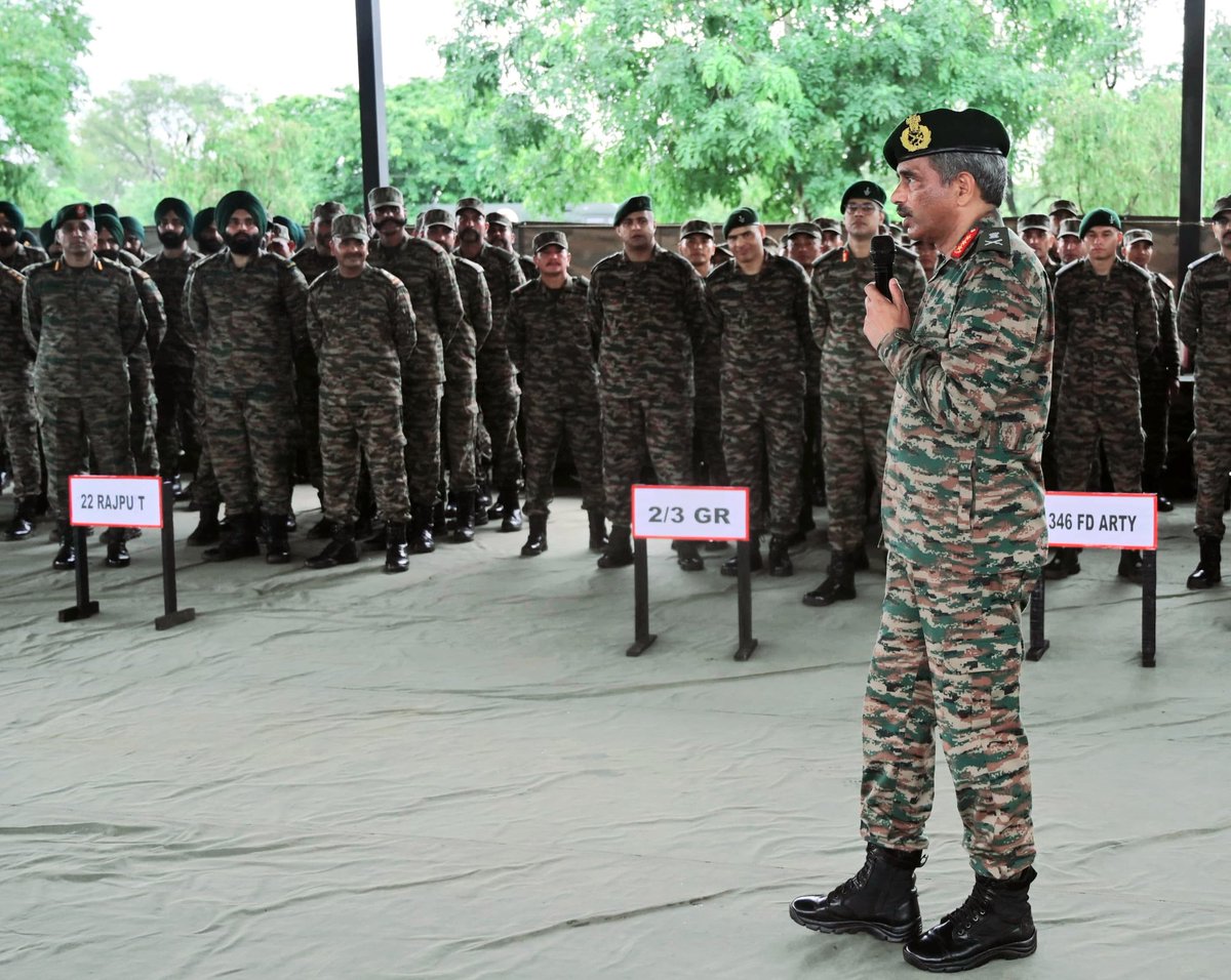 westerncomd_IA's tweet image. #StrongAndCapable 

Lt Gen #ManojKumarKatiyar, PVSM, AVSM, #ArmyCommander, #WesternCommand, reviewed operational preparedness at Tibri Military Station, commending troops for their stellar efforts &amp;amp; high readiness to prosecute operations in the  challenging obstacle-ridden…