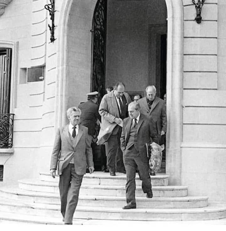 #Efemerides 
El viernes 3 de agosto de 1984, se ratifican los acuerdos en las "Bases para la transición" conocidas como "Pacto del Club Naval" (que Wilson denominó "Pacto Medina-Sanguinetti")