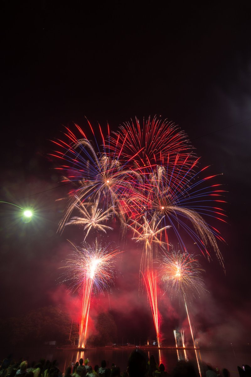 8/2 市民祭 あしずりまつり

パチンコしてたら場所取り出来なくなってた💦

※撮影準備は計画的に。

#花火 #花火大会
#写真撮ってる人と繋がりたい 
#写真が好きな人と繋がりたい