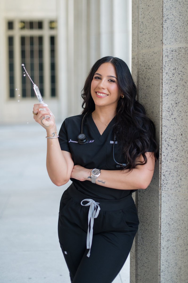 ohitsjessss's tweet photo. one degree hotter. Jessenia V. BSN, RN 🤍🩺 https://t.co/FQcbDwuCZU