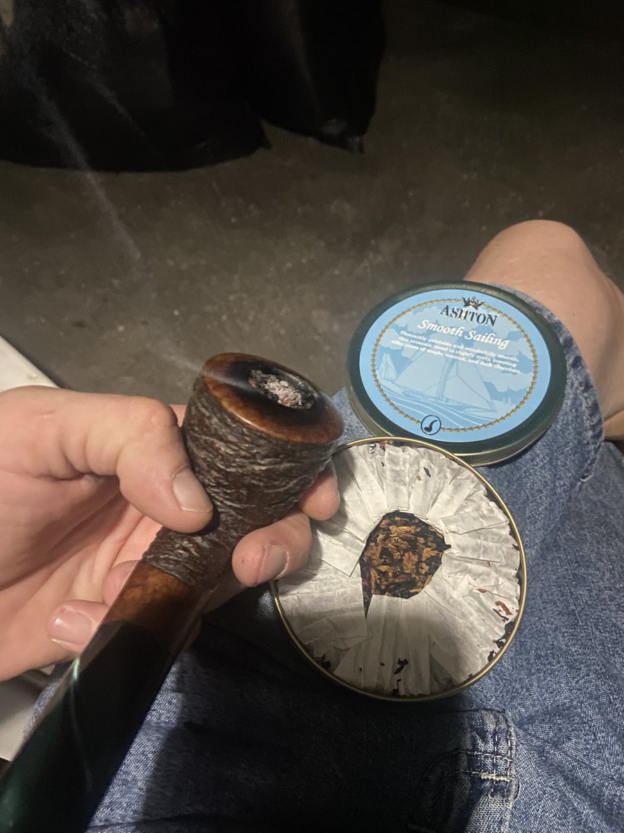 Having a bit of Ashton tonight, pleasant earthy flavors 10/10 would recommend