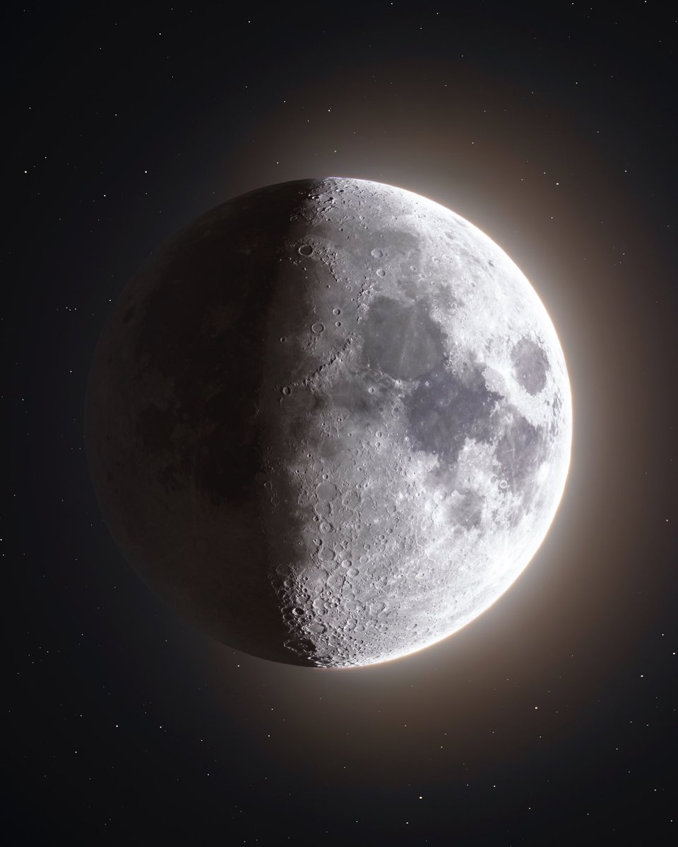 rami_astro's tweet photo. The Moon tonight https://t.co/XCBHVxe0Xb