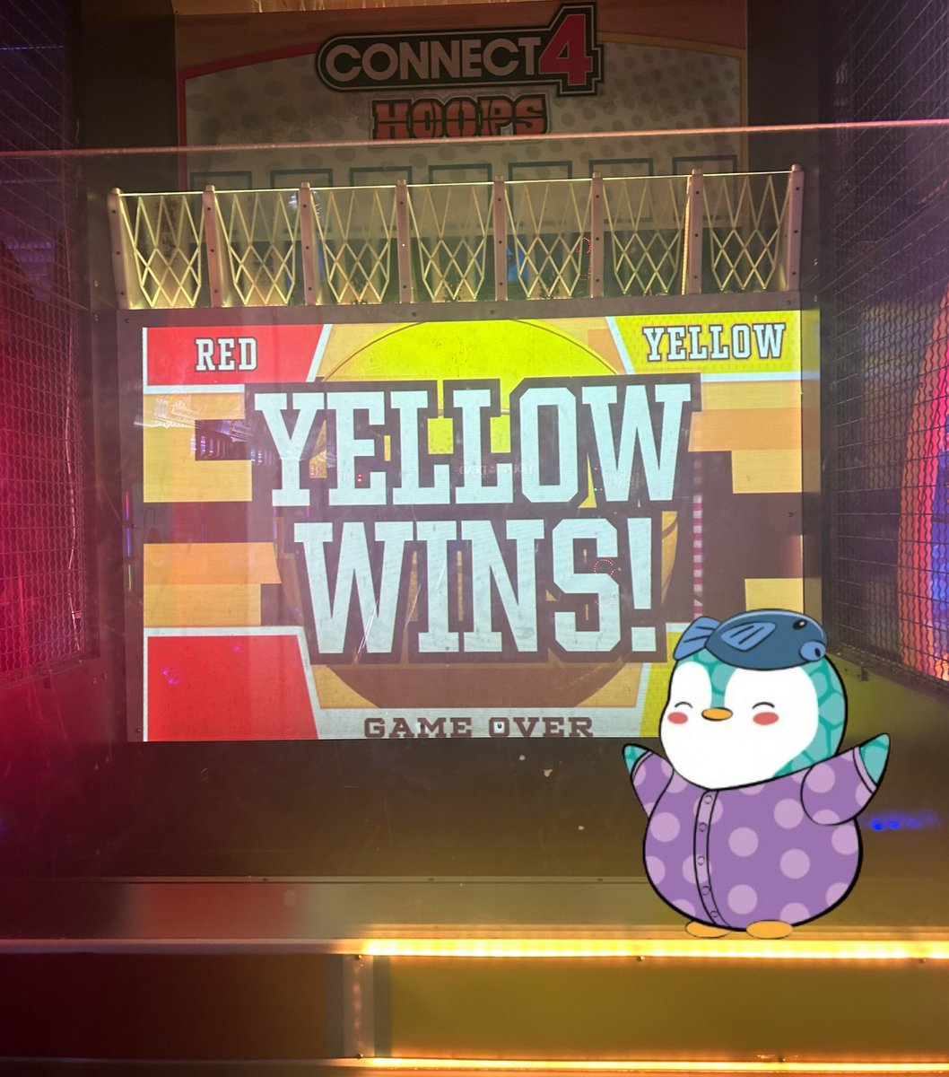 gn everyone 💕

playing games 
&amp; lil pudgy &amp; i are winning! 🥰

hope you all had an amazing day 🙏

sweet dreams✨🐧