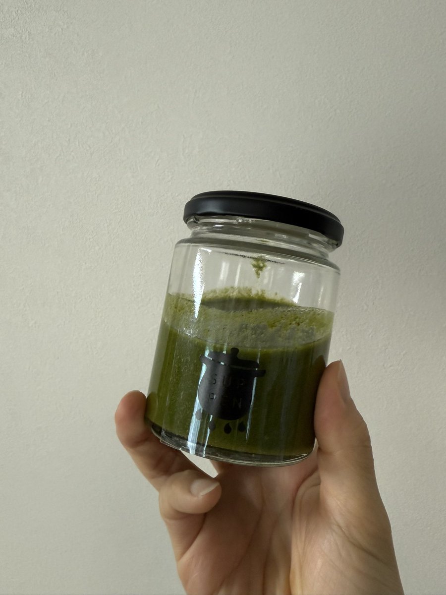 今年もわっさわっさ育つので
バジルソース作り🤗
今夜はフォカッチャかピザだな🍕