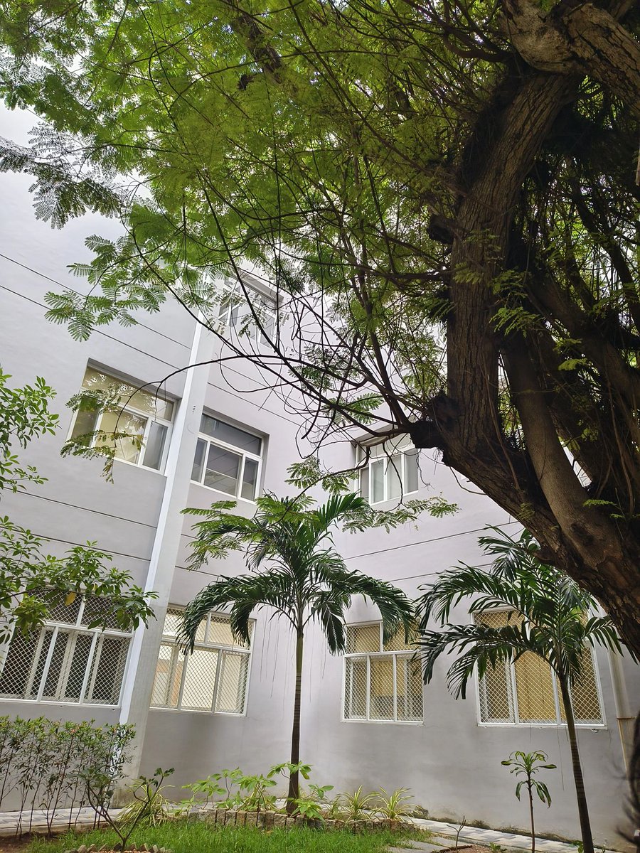 Aswin_Ashu9301's tweet photo. 🧵 What an incredible day at @iitmadras with @algobharat! 🚀 The energy from all the young developers was absolutely infectious. Thank you Prof John Augustine and @cystariitm CEO Ram Srinivasan for the warm welcome and outstanding event organization! #Road2Impact #AlgoBharat https://t.co/gRW5dKWuS0