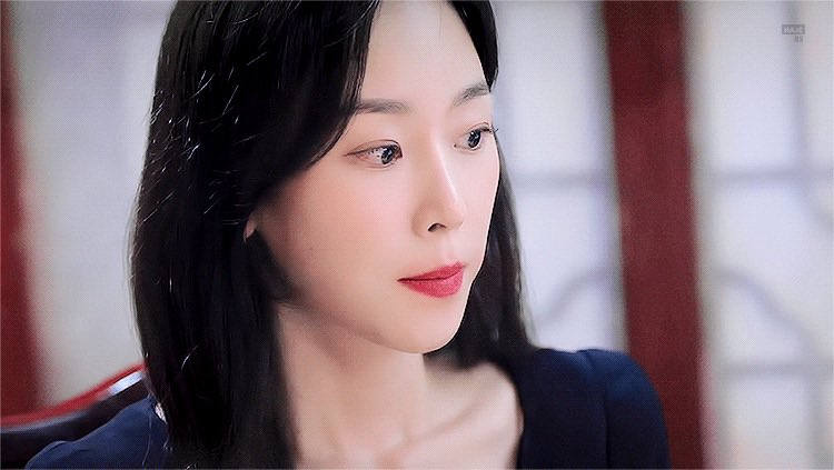 오랜만인가. 근래 재판이 많아져서 그만, 큼
미안해요. 뒷문 열려있으니 법률 자문 아니라도
언제든 찾아와요.