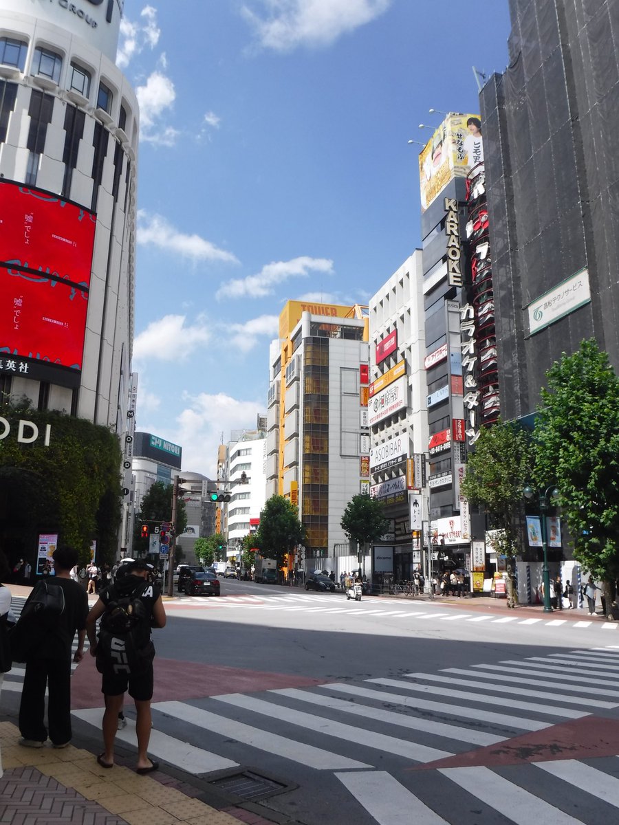 tatto310's tweet image. 渋谷MODIで開催中の秋葉原2nd BASEのポップアップストア。
ちょっと覗くだけと思ってたのに、コンデジ買ってた😆
FUJIFILM XP90
背面液晶キレイだし、1600万画素だからSNS用に写真撮るには十分かも。
ガッツリ使っていこう😊
#2ndBASE