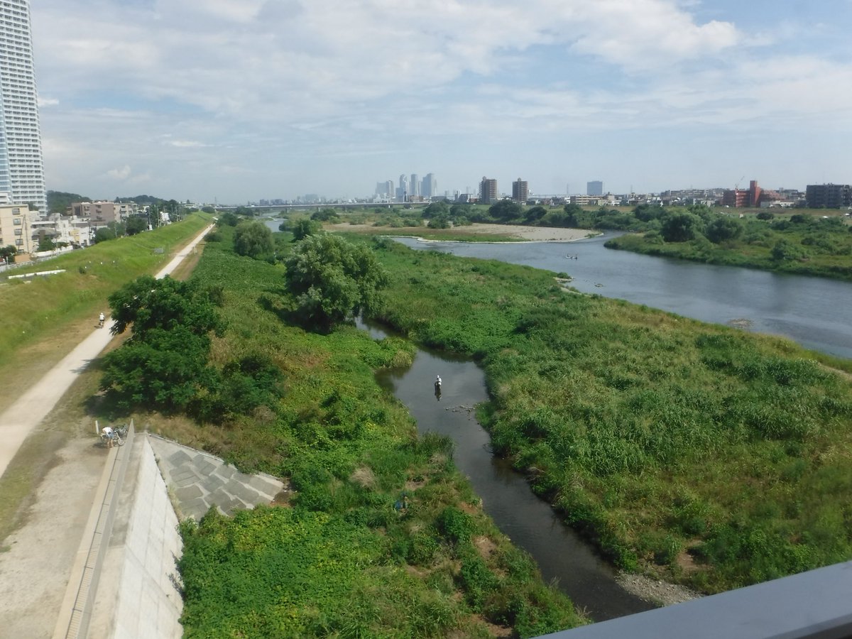 tatto310's tweet image. 渋谷MODIで開催中の秋葉原2nd BASEのポップアップストア。
ちょっと覗くだけと思ってたのに、コンデジ買ってた😆
FUJIFILM XP90
背面液晶キレイだし、1600万画素だからSNS用に写真撮るには十分かも。
ガッツリ使っていこう😊
#2ndBASE