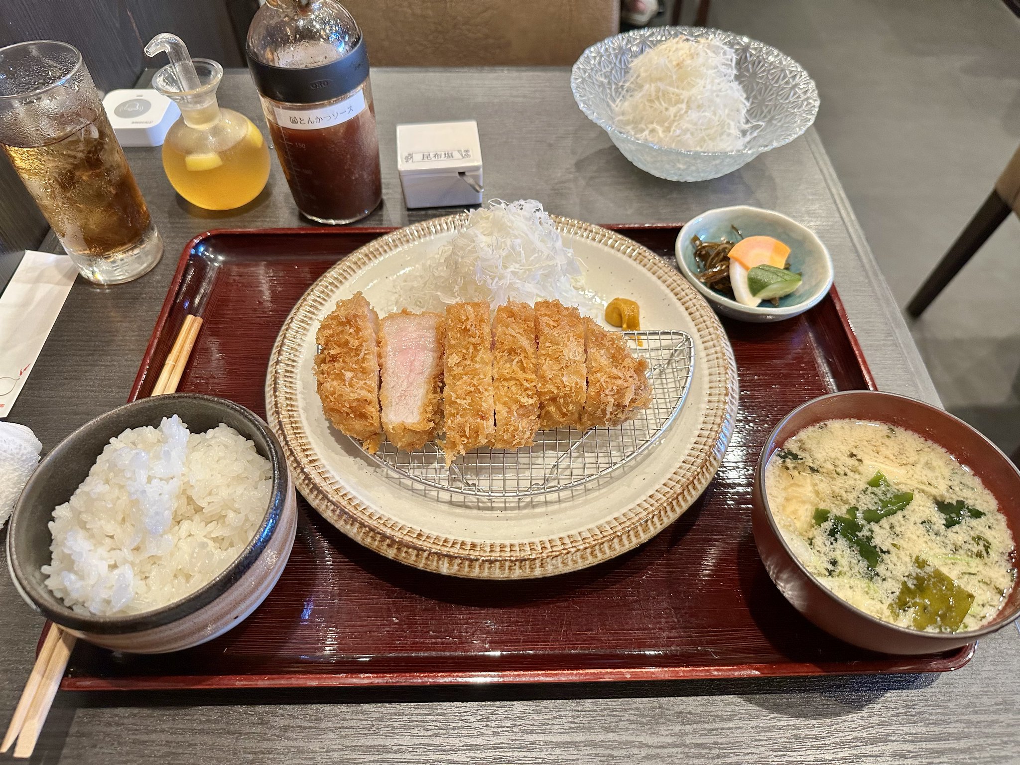 とんかつ とんかつ三金（とんかつ店） | MEQQE（めっけ）