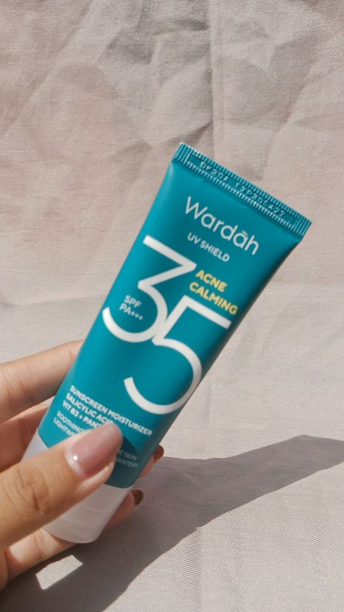 bunnyd0oy's tweet photo. Sunscreen for oily skin✨️

A thread https://t.co/i40XOmfZ5l