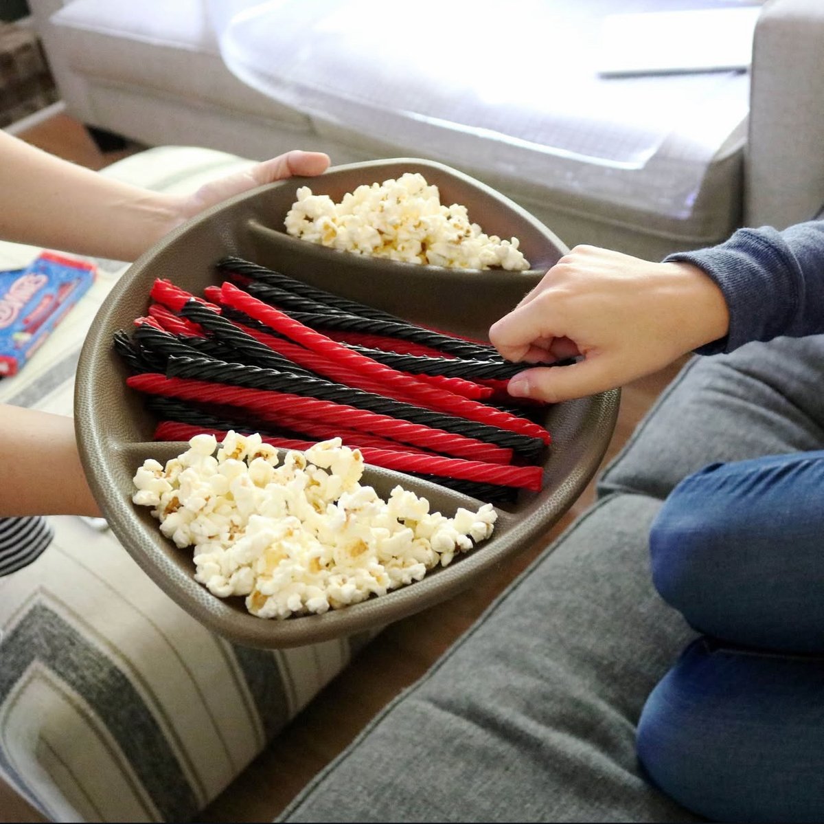 RedVines's tweet image. Too hot out? No problem.
We’ve got popcorn, licorice, and no plans to leave the couch.

#RedVibes #PeaceLoveAndVines