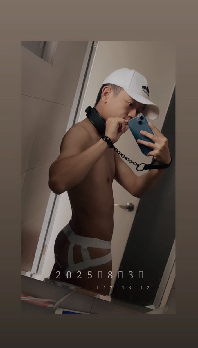 優秀的乖狗狗 就是隨時穿好後空
讓主人可以隨時插入🥵