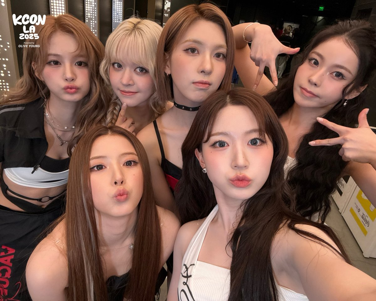 [#KCONLA2025] 📸 GREENROOM SELFIE

💚 AUG 2 (SAT)
#NMIXX <a href="/NMIXX_official/">NMIXX</a>
Shh… this is only the beginning. Ready? 💌

-
KCON LA 2025 
AUG 1-3
Crypto.com Arena, LA Convention Center

Let's #KCON