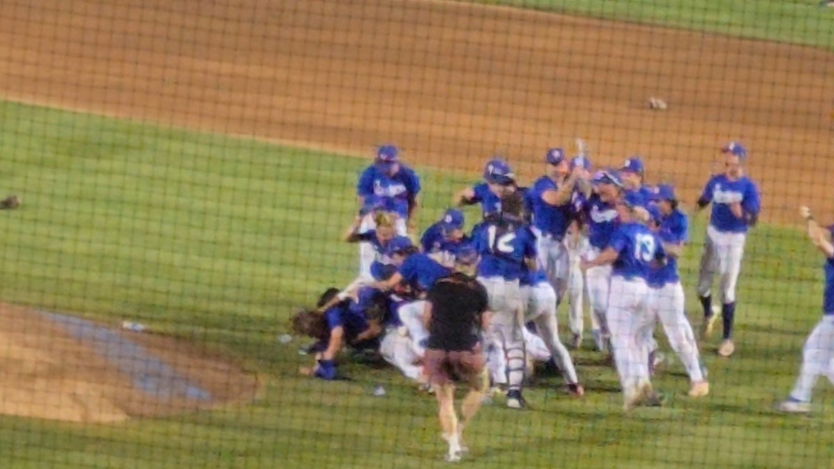 Dulins Dodgers are the 2025 Connie Mack World Series champions!
Defeating the Southern California Renegades 5-2!
