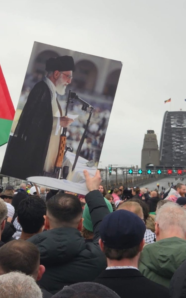 BREAKING_NEWS 
🚨🚨🚨🚨🚨🚨🚨🚨🚨🚨🚨🔥🔥🔥🔥🔥🔥🔥🔥🔥🔥🔥
PROOF THAT THE MARCH FOR HUMANITY PROTEST WAS ACTUALLY A MARCH FOR HAMAS. THOUSANDS OF TERRORIST SYMPATHIZERS HELD PHOTOS OF EBRAHIM RAISI, HAMAS'S FINANCIER.
Auspol Qanda Anthony Albanese 4corners insiders