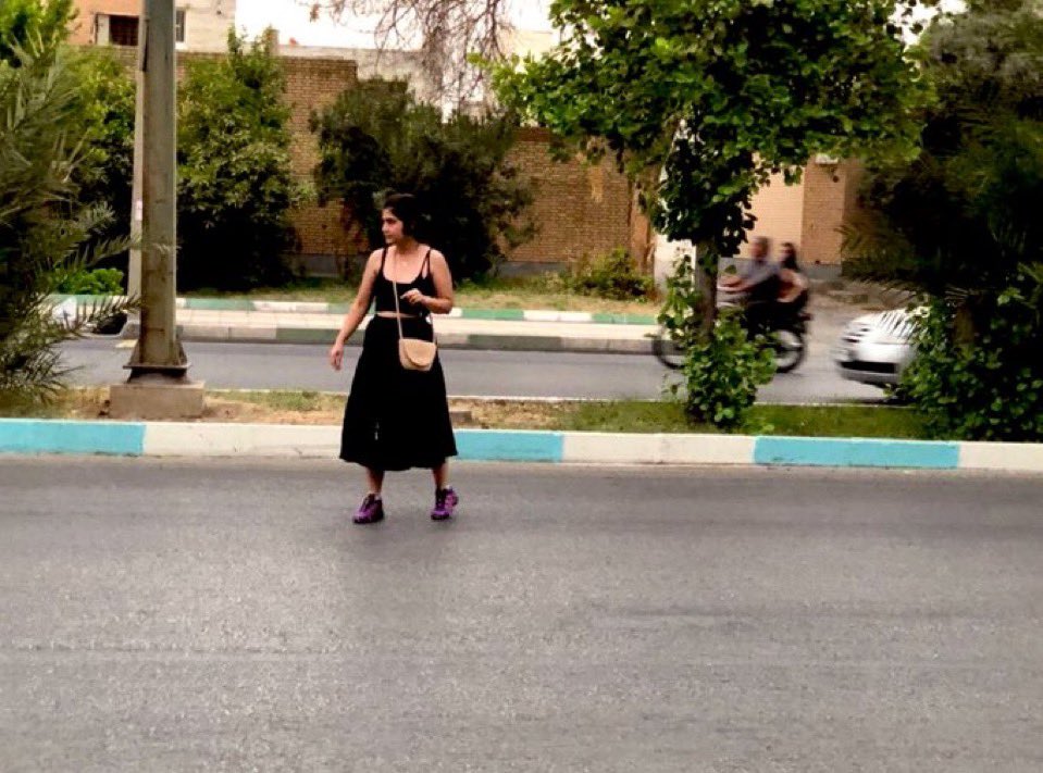 Arman e Barandaaz (@amoody408) on Twitter photo Sepideh Qoliyan, in one of her cases, had a private complainant—and that complainant was none other than Ameneh Zabihpour, the interrogator-journalist.
Here’s Sepideh Qoliyan’s account of what happened in court:
“My outfit was truly striking; I had carried it with me from Sepideh Qoliyan, in one of her cases, had a private complainant—and that complainant was none other than Ameneh Zabihpour, the interrogator-journalist.
Here’s Sepideh Qoliyan’s account of what happened in court:
“My outfit was truly striking; I had carried it with me from