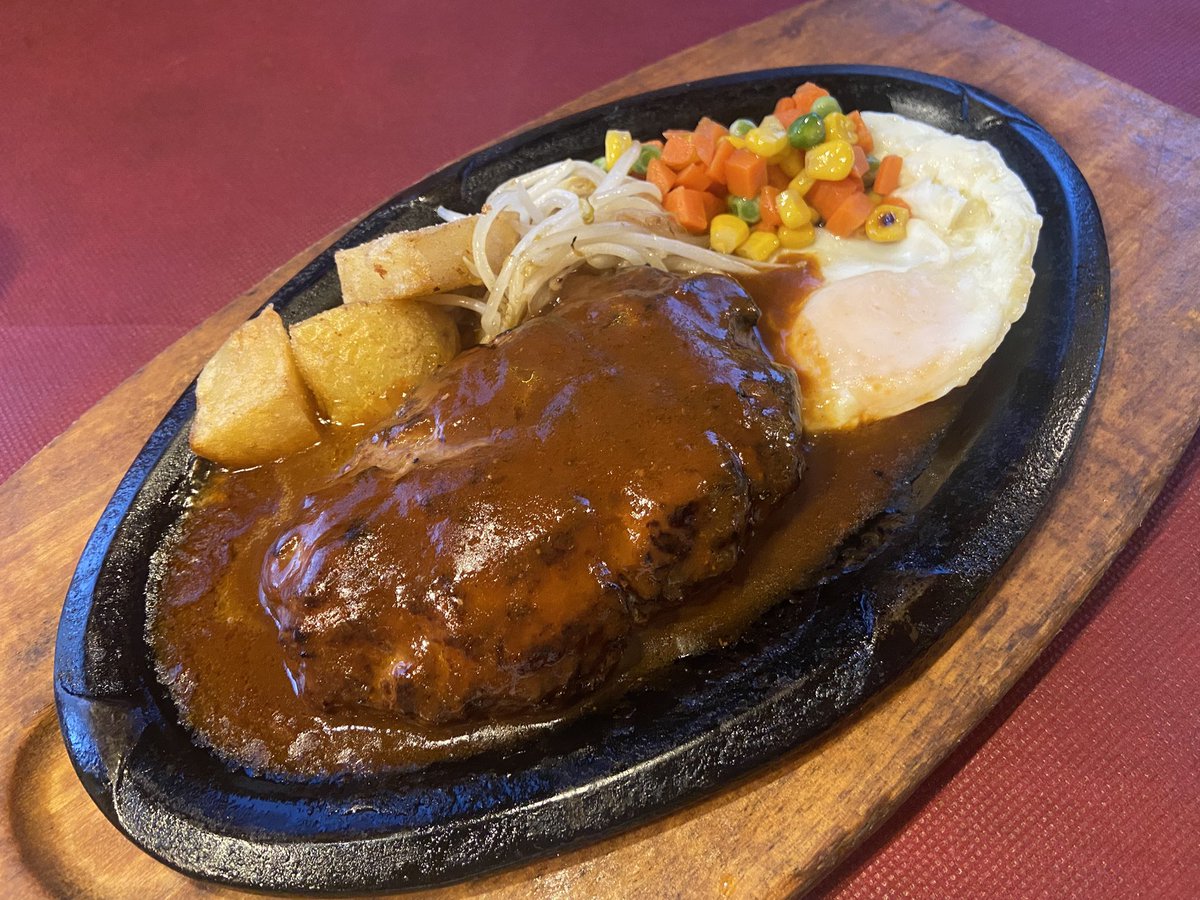 SteamBears's tweet photo. 北海道サ旅ウマ旅②🐎

2日目は愛馬見学でノーザン空港から
岩見沢メープルロッジに😆
サウナーの北の聖地🙏
低めのサ室が湿度でメチャ熱💯
湧水の水風呂冷たい💯
アブが飛び回る外気浴😭

近所のおじさんと談笑しながら、良いサウナでした😆✨ https://t.co/47QXU2nOQh
