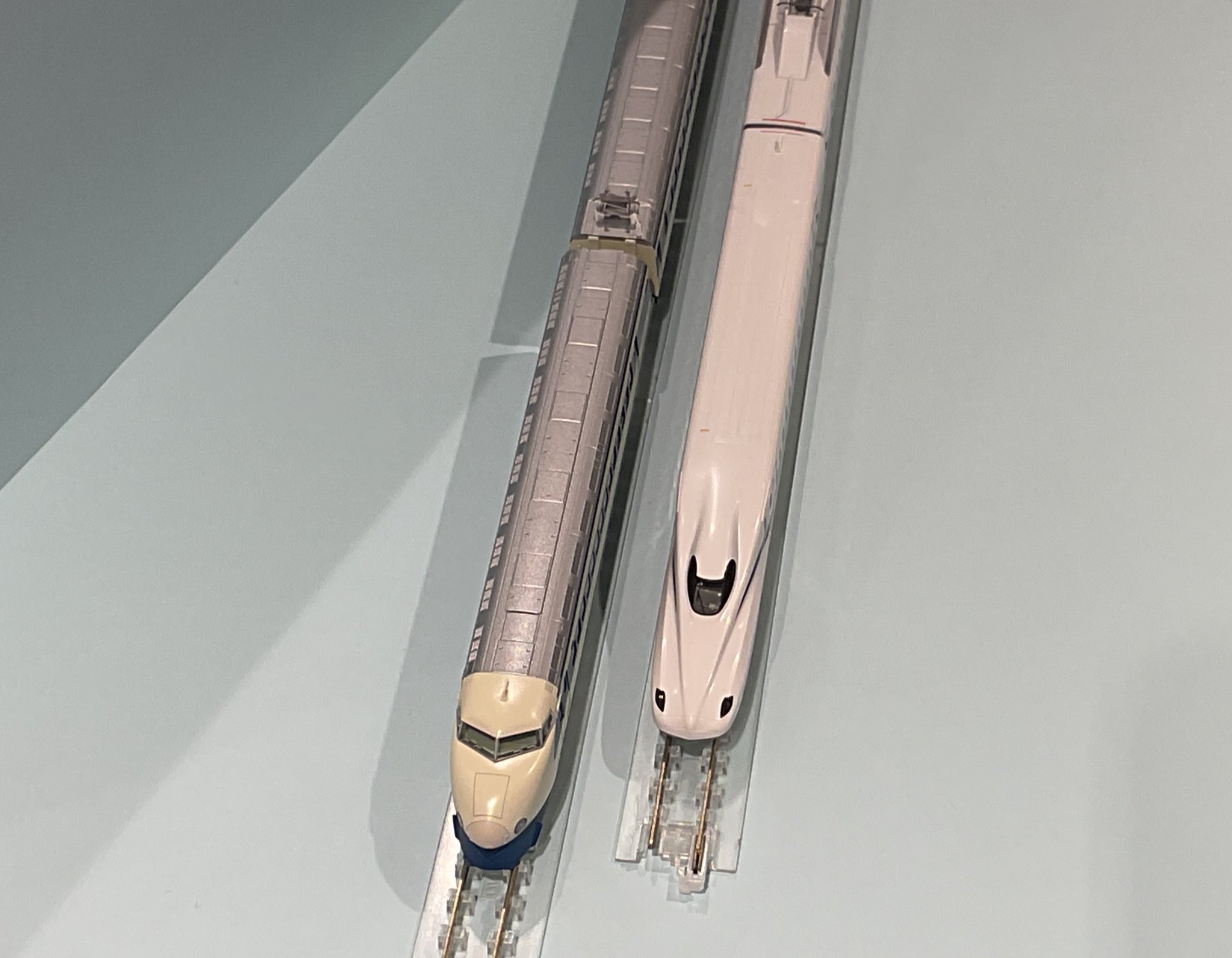 新幹線16年のあゆみと現状 走行中の東北新幹線 車両の連結部分が外れる 新幹線の“安全神話