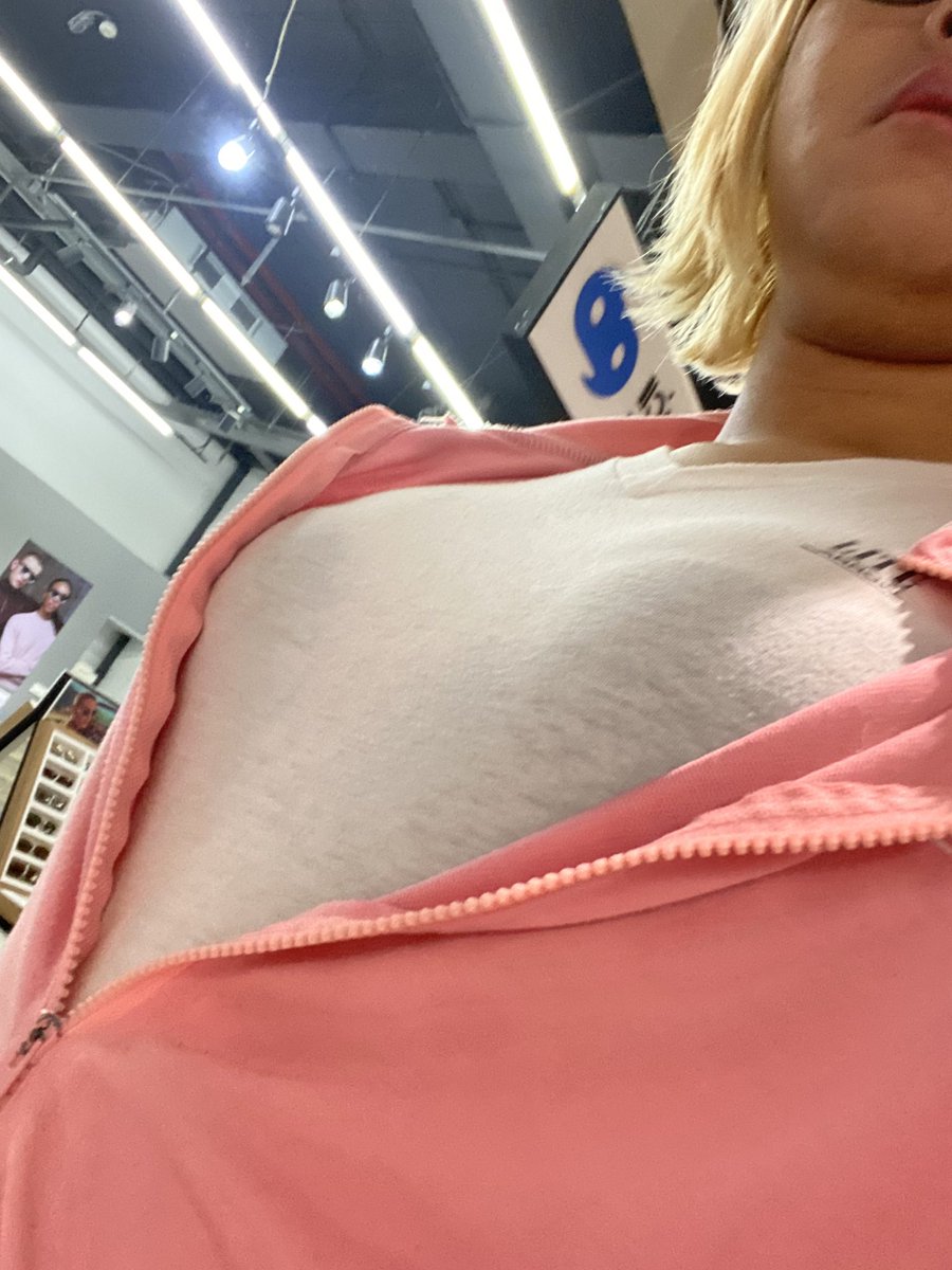 ไม่มีไร มุมมันได้เฉยๆ