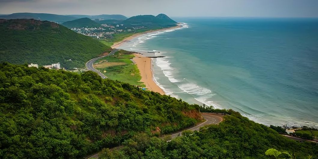 🚨 Andhra's biggest city Vizag is witnessing major transformation. 

• TCS to begin operations in September
• Cognizant to begin operations in October 
• Google to set up $6 billion data centre 
• New intl airport to be operational in 2026
• Sattva Group to set up Rs 1,500