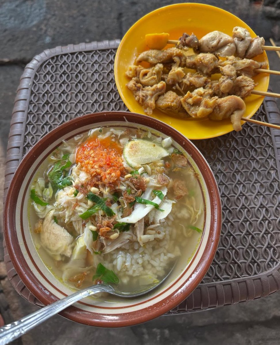 lunch🤤🤤

happy week'nd everyone🥳🥳