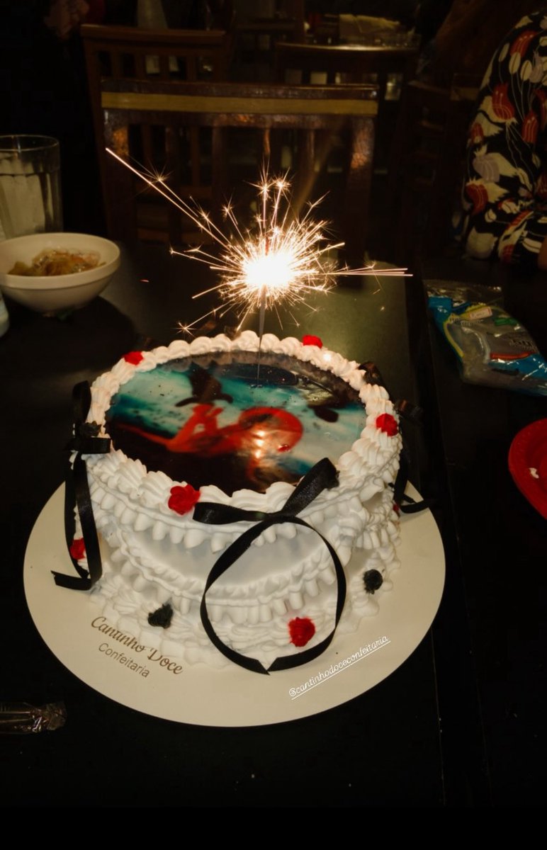 A fan celebrated their birthday with a cake inspired by Cardi B’s upcoming album “Am I the Drama?” 🥳🐦‍⬛