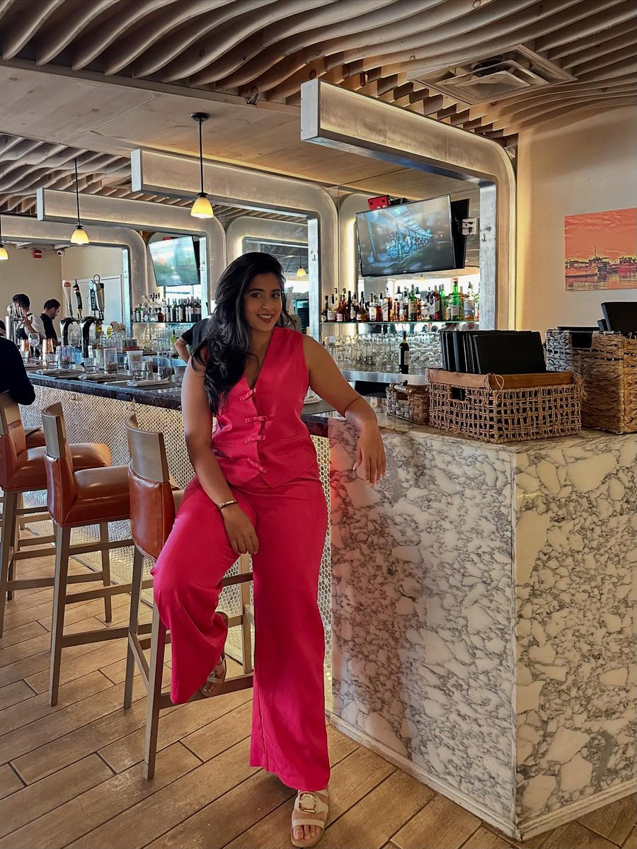 Dining at Lake Side Sea Food And Grill was one for the books because their fish and chips truly tasted like a piece of the ocean! 😍