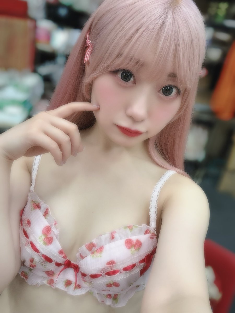 JUMPさん🌈イベント＆オフ会
昨日は暑いなか...会いに来てくれた皆さま
本当にありがとうございました☺️💓
たくさんの方が来てくれて
すっっごく嬉しかった🥲🍓

また来ることができた...日本橋店さん
やっとはじめましてができた...なんば店さん
大変お世話になりました💕