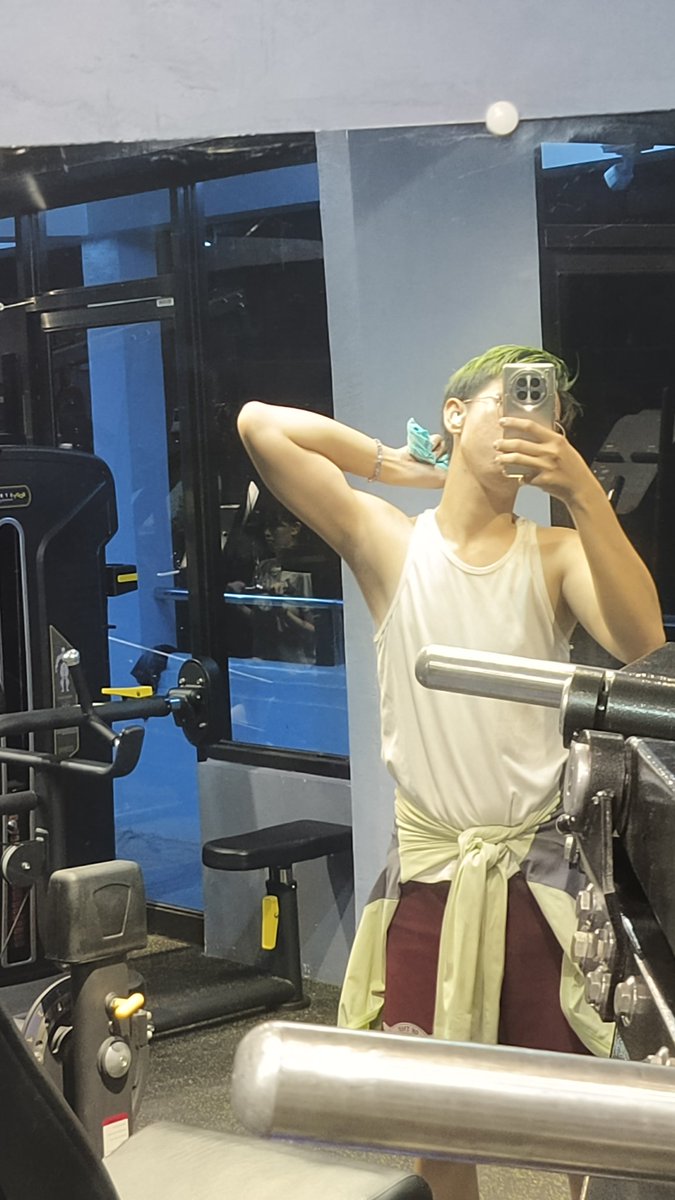 Zeondick's tweet image. Getting hotter~